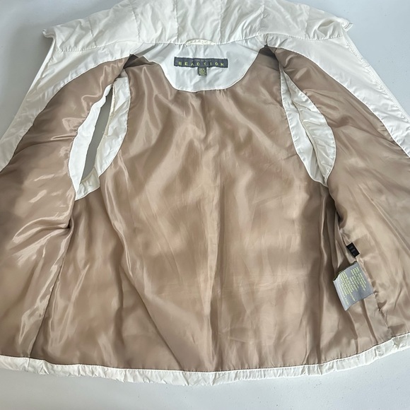 Woman's Kenneth Cole Reaction Down/Feather
Body warmer. Puffer Vest Ivory Sz M - Picture 8 of 13